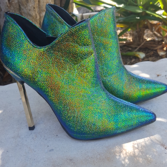 Privileged irredescent ankle boots - Picture 3 of 8